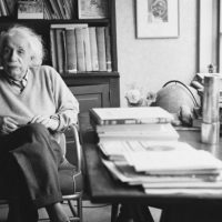 Surat Einstein Terkait Bom Nuklir Terjual Rp 60 Miliar di Lelang