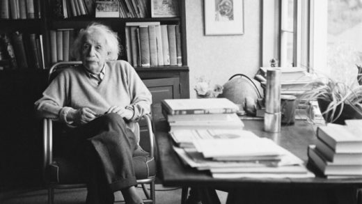 Surat Einstein Terkait Bom Nuklir Terjual Rp 60 Miliar di Lelang