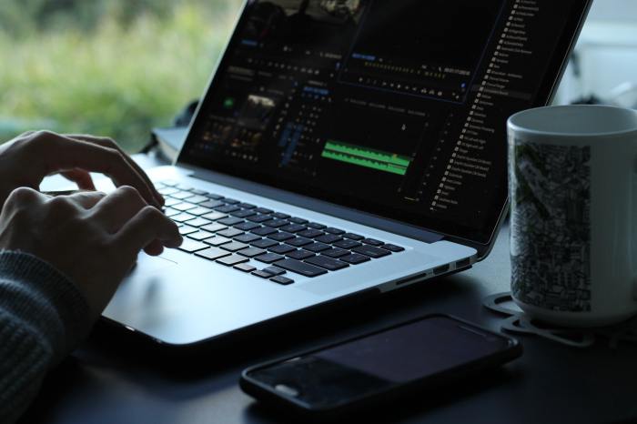 Tips memilih laptop terbaik untuk kebutuhan editing video profesional