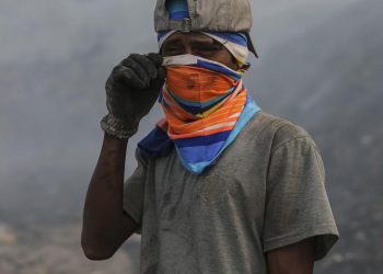 Kebakaran TPA Jatiwaringin Belum Padam Selama 3 Hari, 154 Warga Terkena ISPA