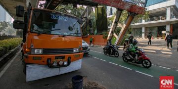 Bongkar Total JPO Tendean yang Ditabrak Truk oleh Pemprov DKI