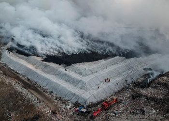 Cuaca Panas Menyebabkan Kebakaran di TPA Jatiwaringin Menurut BPBD
