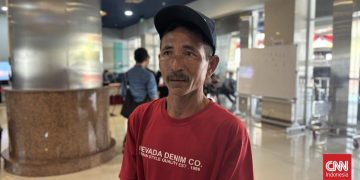 Gigit Celana, Aksi Selamatkan Korban Kebakaran Kapal