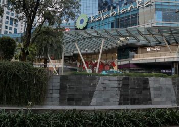Polemik Pagar Tinggi di Mal Jakarta