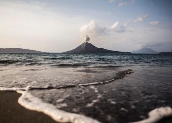 Pantauan Kapal Perang TNI Menunjukkan Kondisi Terkini Gunung Anak Krakatau