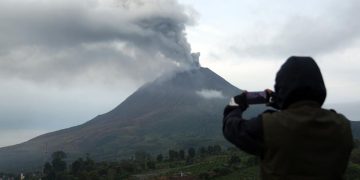Gunung Sinabung Siaga, Warga Tetap Masuk Zona Berbahaya
