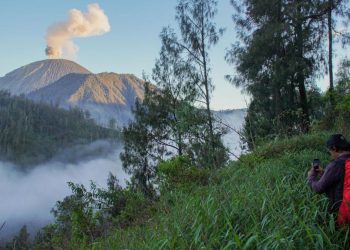 BPBD Menyampaikan Pernyataan Terkait Erupsi Semeru yang Terus Berlanjut Level III Sejak Setahun Lalu