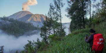 BPBD Menyampaikan Pernyataan Terkait Erupsi Semeru yang Terus Berlanjut Level III Sejak Setahun Lalu
