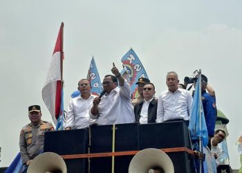 Pimpinan DPR dan Kapolri Bertemu dengan Massa Buruh