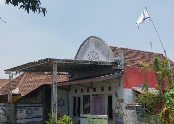 Warga Lamongan Kibarkan Bendera Israel di Rumah Menjadi Sorotan